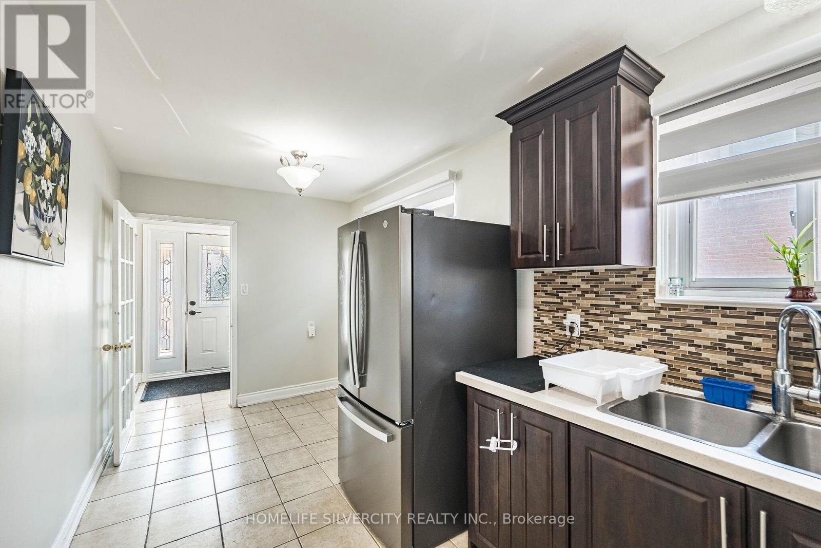 3669 Corliss Crescent, Mississauga, Ontario  L4T 2Z2 - Photo 19 - W13702640