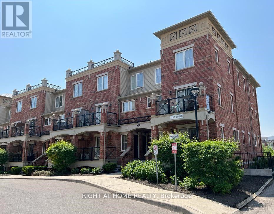 10 - 35 HAYS BOULEVARD, Oakville, Ontario