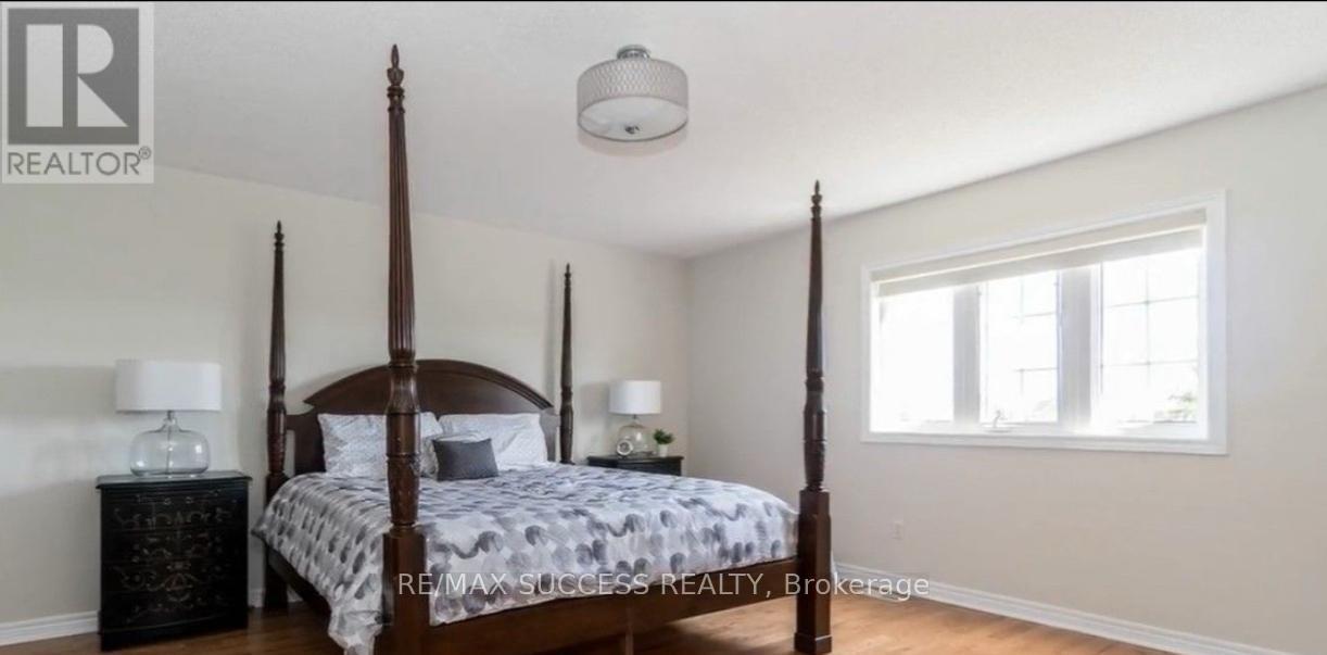 5847 Summerside Drive, Mississauga, Ontario  L5M 6J5 - Photo 11 - W13702720