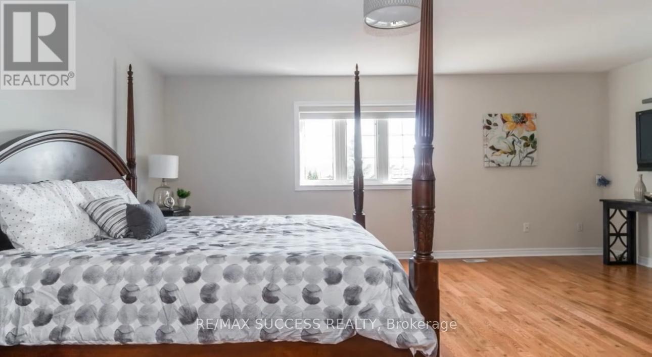 5847 Summerside Drive, Mississauga, Ontario  L5M 6J5 - Photo 15 - W13702720