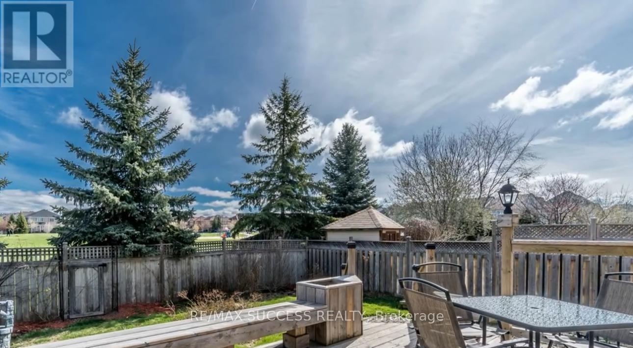 5847 Summerside Drive, Mississauga, Ontario  L5M 6J5 - Photo 21 - W13702720