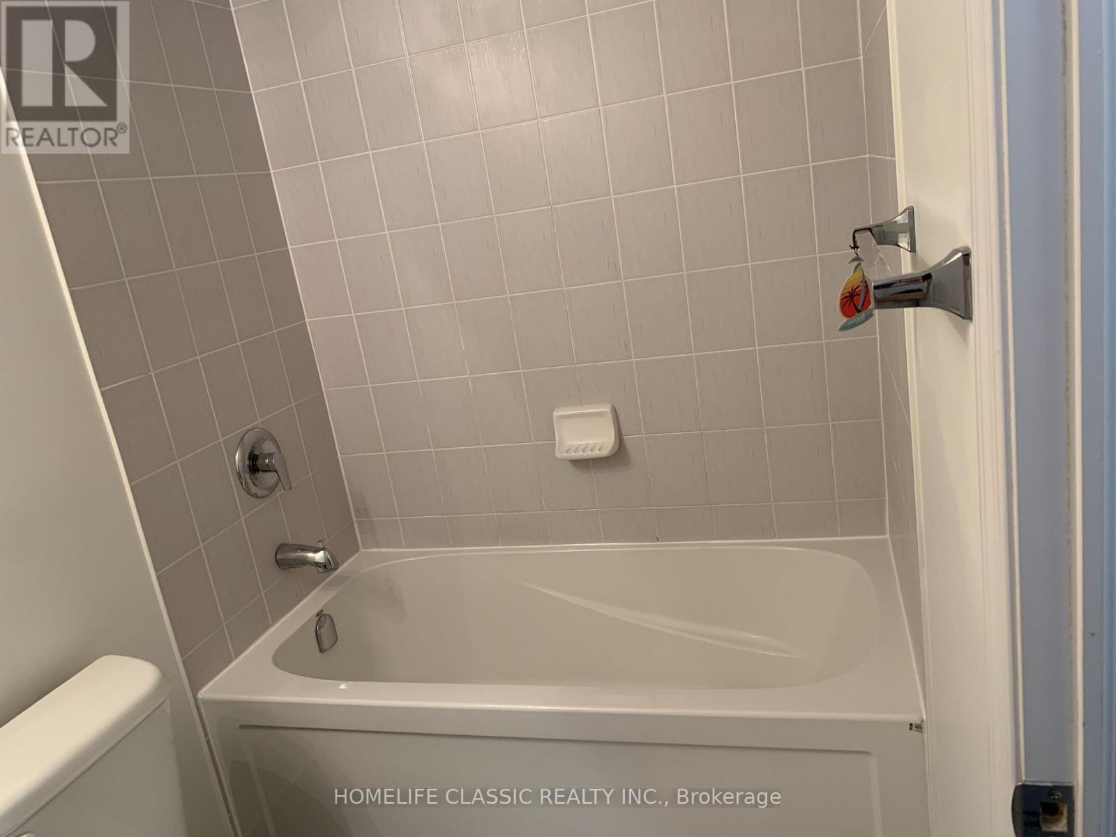 15 James Finlay Way, Toronto, Ontario  M3M 0B3 - Photo 8 - W13702722