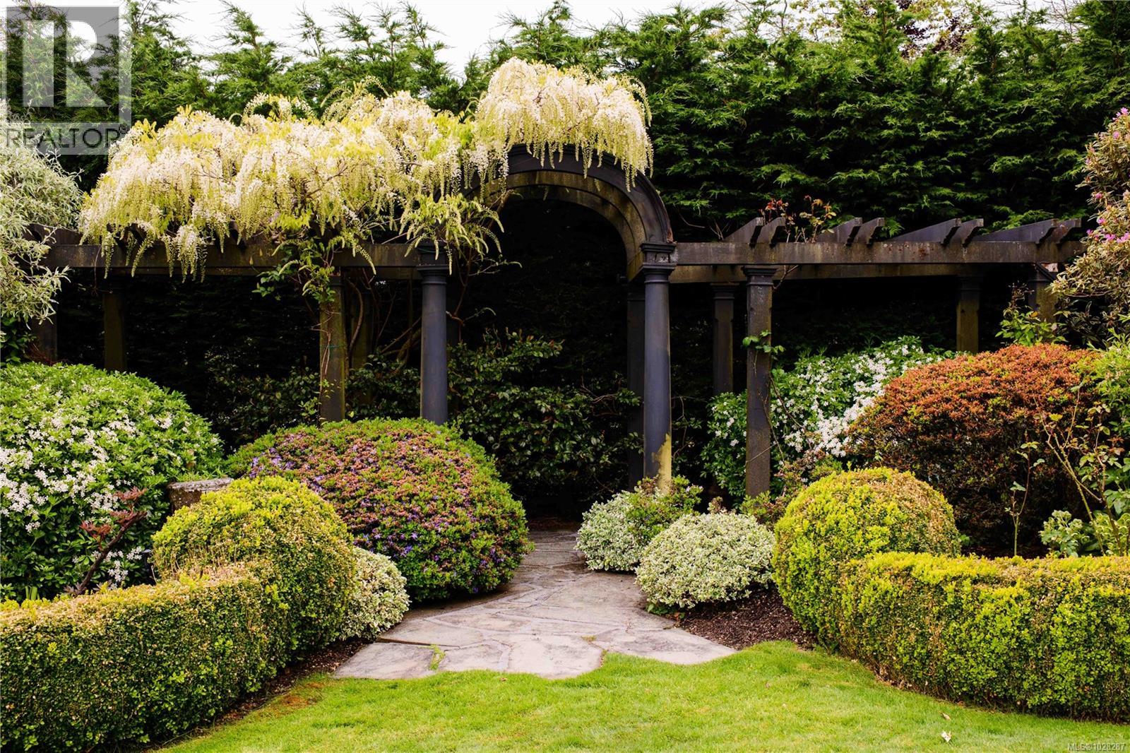 3475 Upper Terrace Rd, Oak Bay, British Columbia  V8R 6E6 - Photo 22 - 1028287
