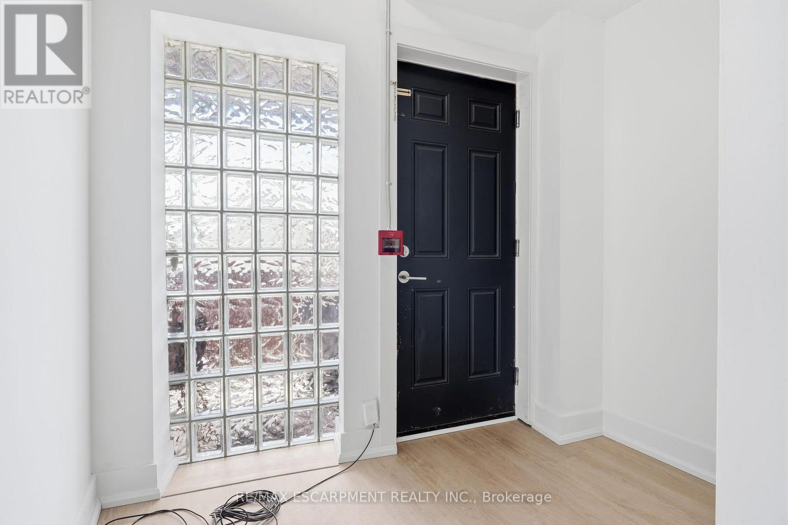 02 - 1006 King Street E, Hamilton, Ontario  L8M 1C8 - Photo 2 - X13702650