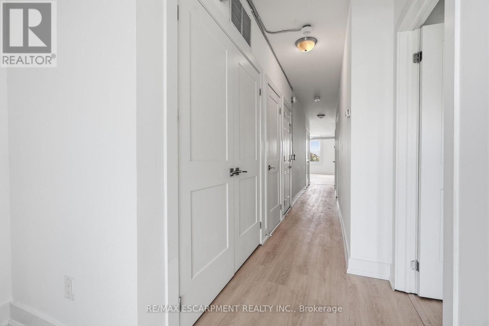 02 - 1006 King Street E, Hamilton, Ontario  L8M 1C8 - Photo 3 - X13702650