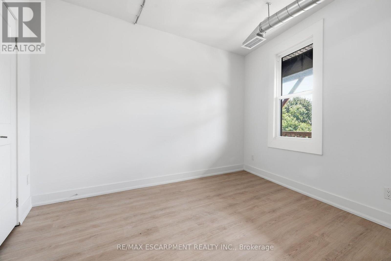 02 - 1006 King Street E, Hamilton, Ontario  L8M 1C8 - Photo 4 - X13702650
