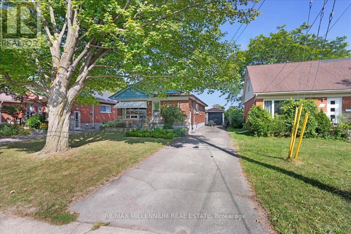 37 Radford Street, Hamilton, Ontario  L8S 3E5 - Photo 2 - X13702694