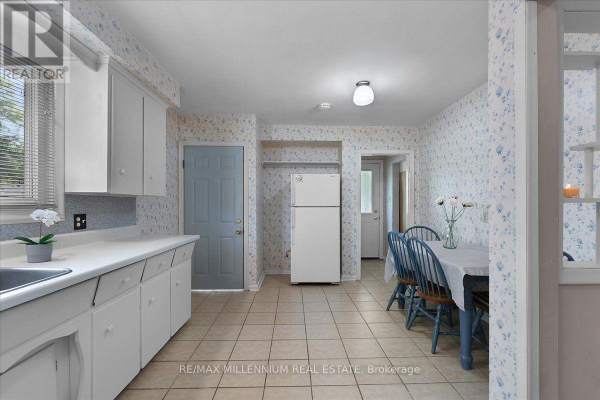 37 Radford Street, Hamilton, Ontario  L8S 3E5 - Photo 7 - X13702694