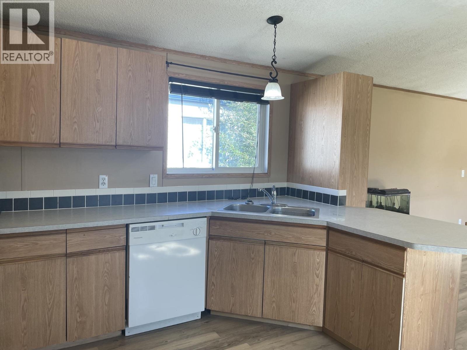 5509 42 Street, Fort Nelson, British Columbia  V0C 1R0 - Photo 10 - R3151765