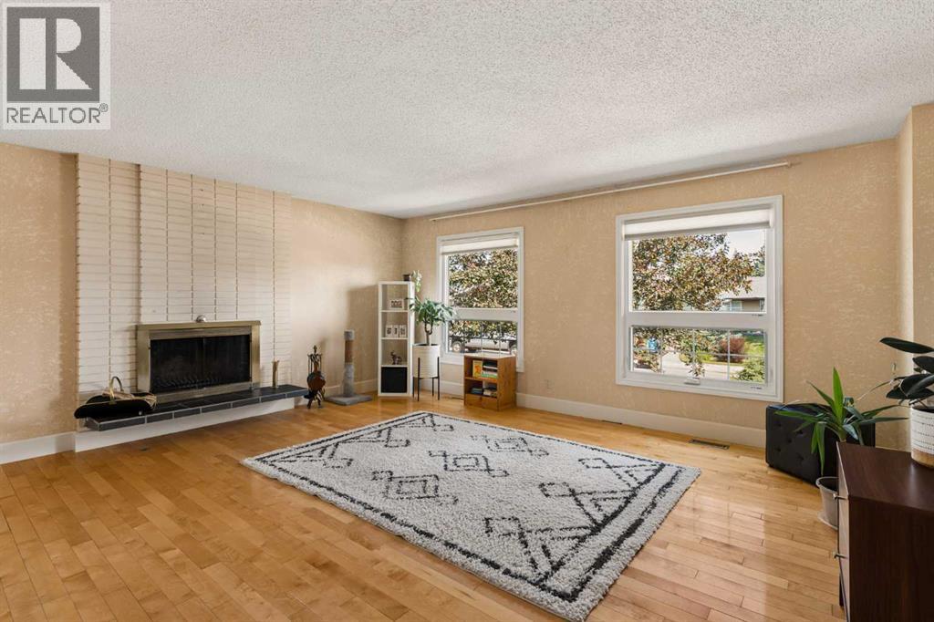 1824 Lake Bonavista Drive SE, Calgary, Alberta  T2J 3A9 - Photo 4 - A2331806