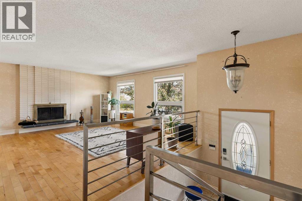 1824 Lake Bonavista Drive SE, Calgary, Alberta  T2J 3A9 - Photo 3 - A2331806