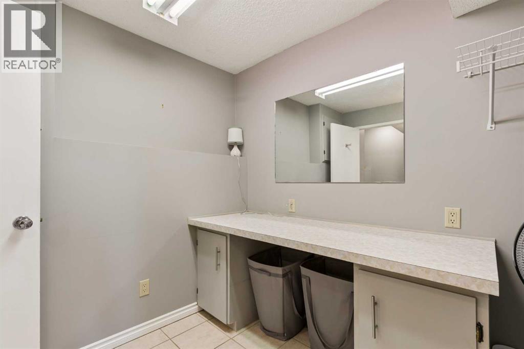1824 Lake Bonavista Drive SE, Calgary, Alberta  T2J 3A9 - Photo 32 - A2331806