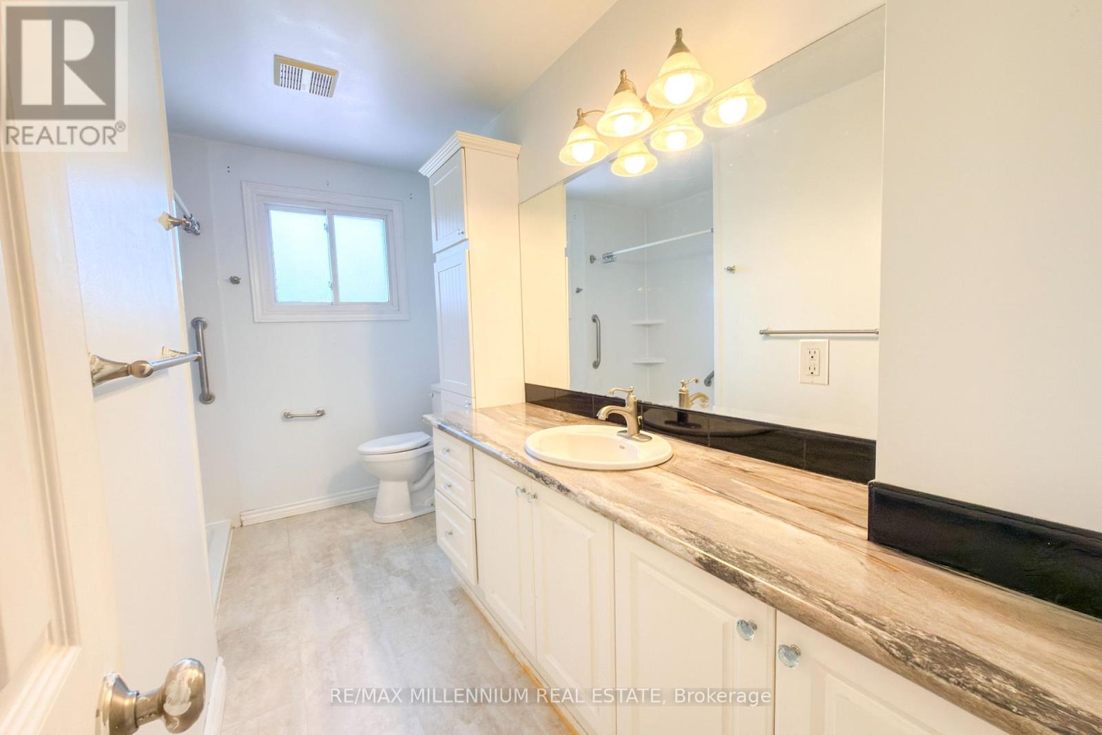 5 Pepler Place, Barrie, Ontario  L4N 5E3 - Photo 13 - S13669052