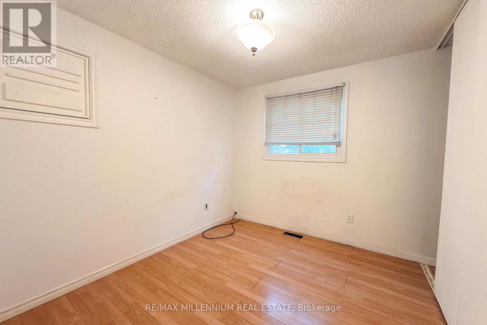 5 Pepler Place, Barrie, Ontario  L4N 5E3 - Photo 14 - S13669052
