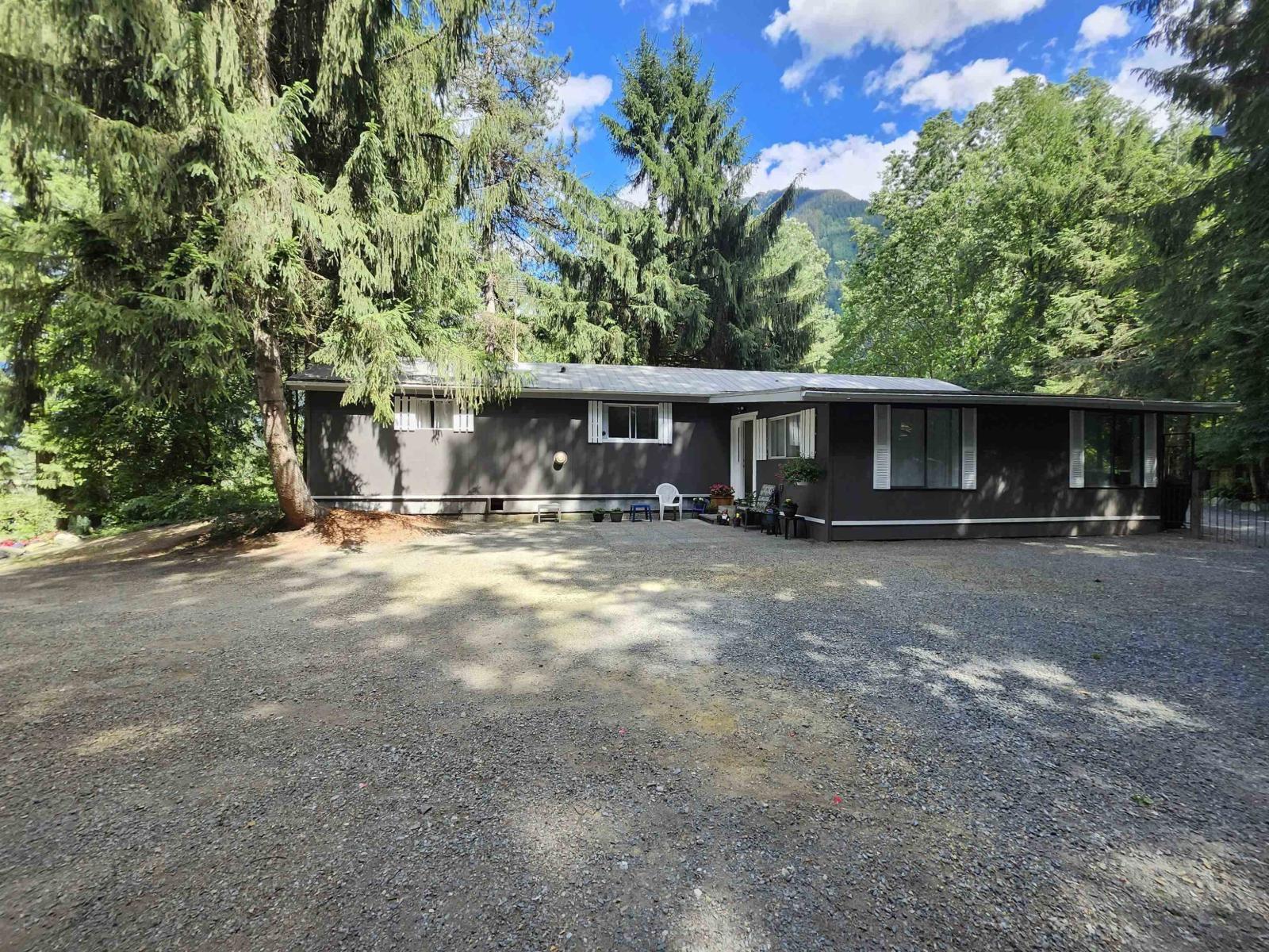 10821 N Popkum Road, Popkum, Rosedale, British Columbia  V0X 1X1 - Photo 2 - R3141973