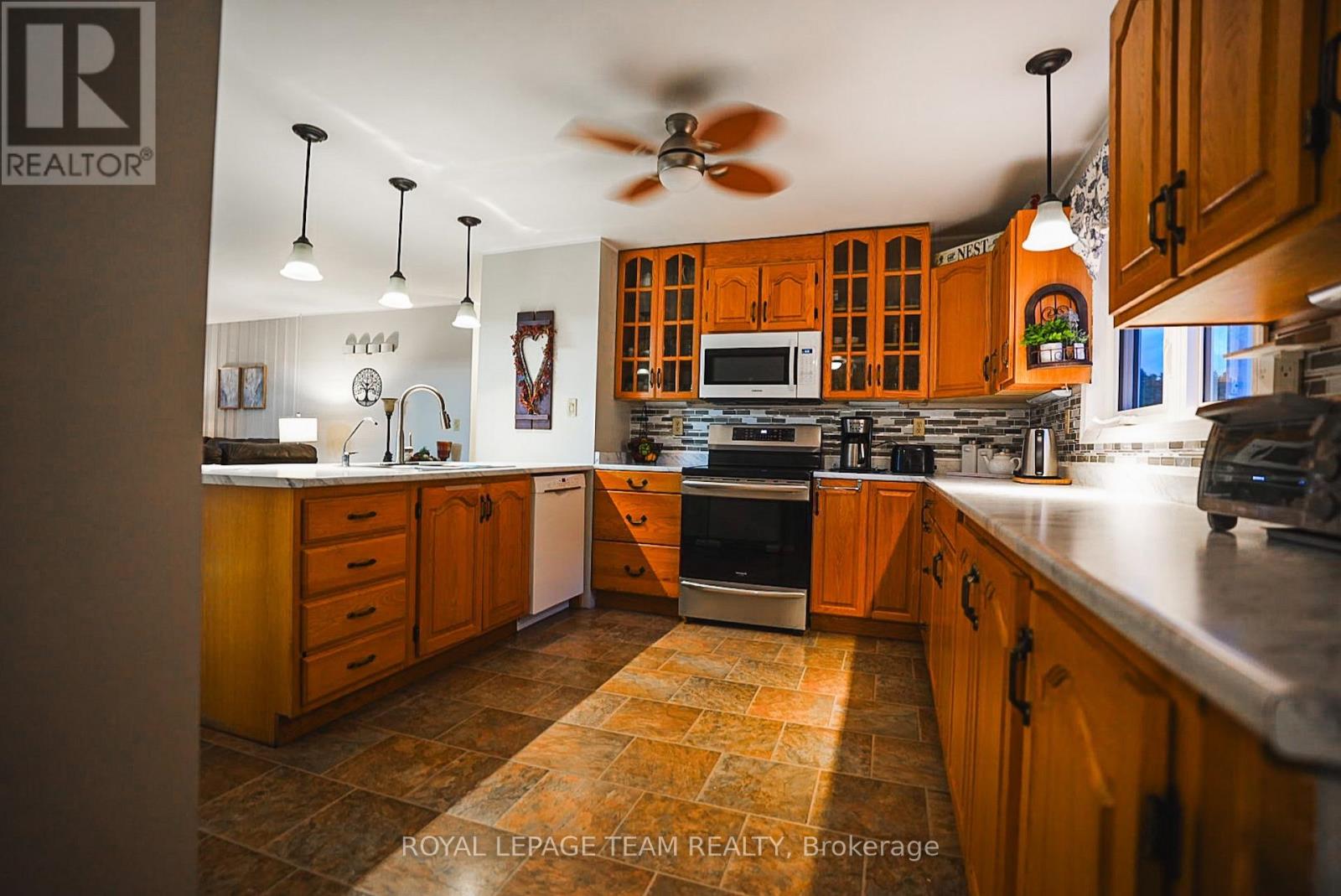 76 Lake Street, South Algonquin, Ontario  K0J 2M0 - Photo 15 - X13702738