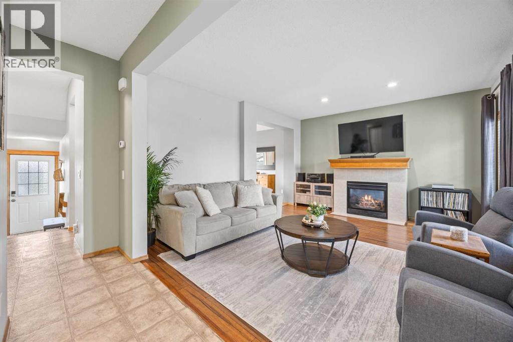 4446 Elgin Avenue SE, Calgary, Alberta  T2Z 4W1 - Photo 3 - A2339151