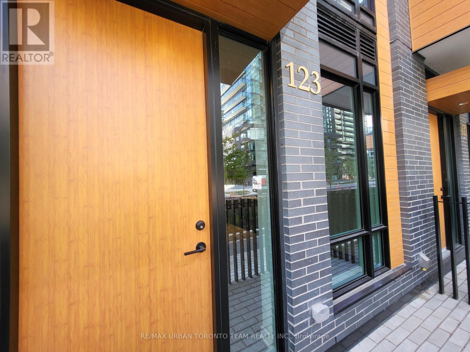 Th123 - 117 Broadway Avenue, Toronto (Mount Pleasant West), Ontario  M4P 1V3 - Photo 2 - C13702742