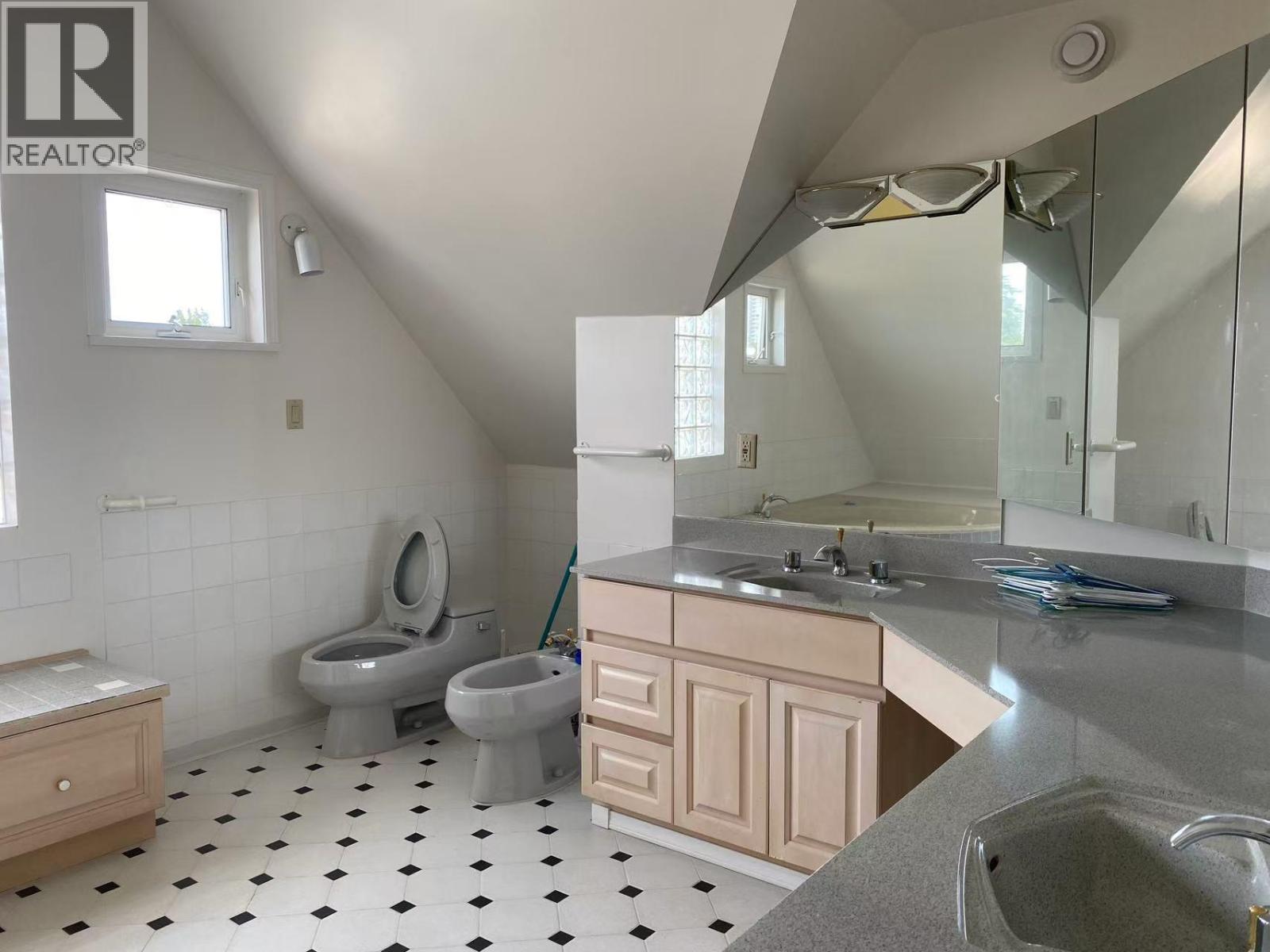 6990 Willingdon Avenue, Burnaby, British Columbia  V5J 3R2 - Photo 17 - R3157970