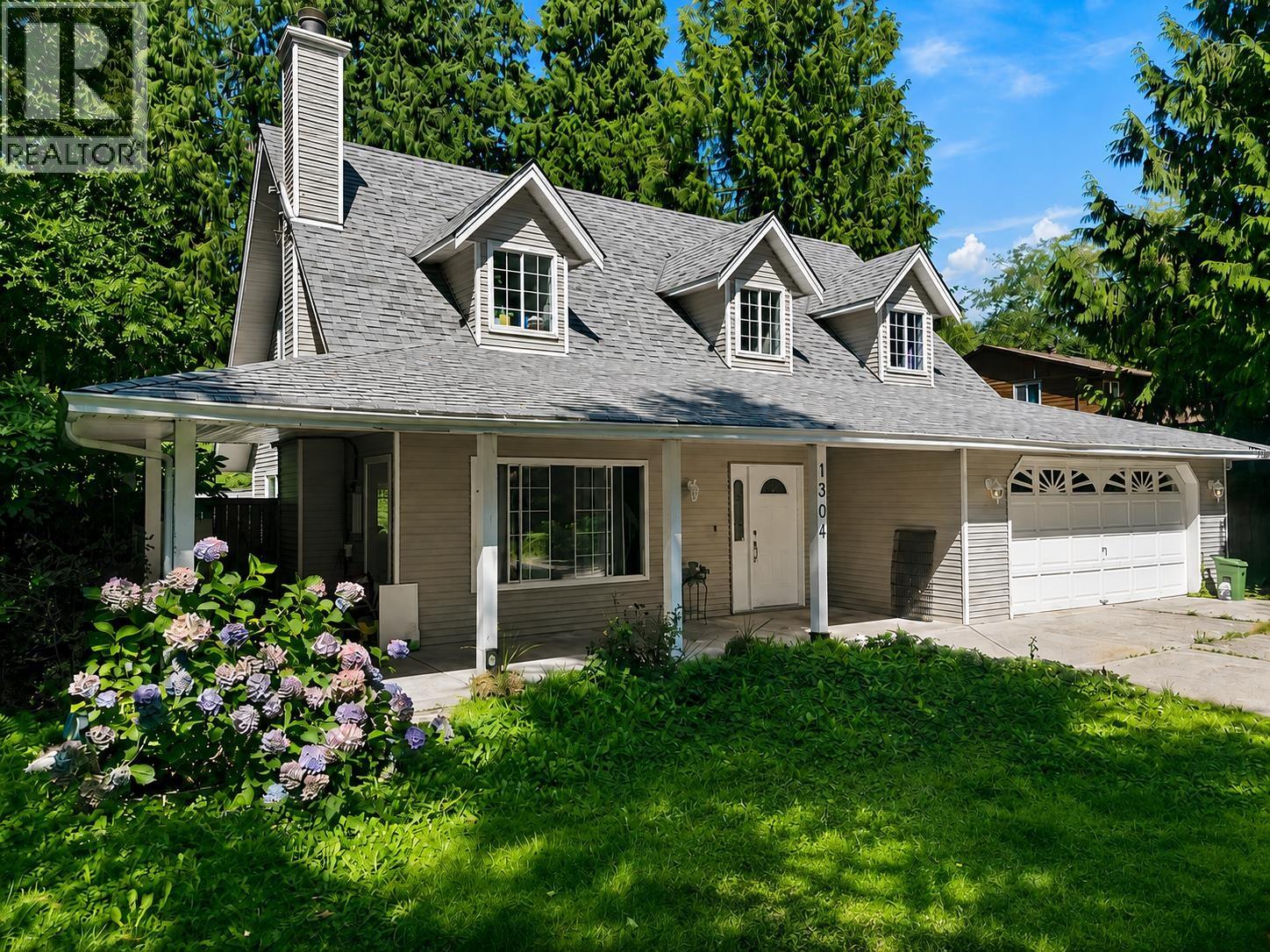1304 Kearton Road, Gibsons, British Columbia  V0N 1V4 - Photo 1 - R3157971