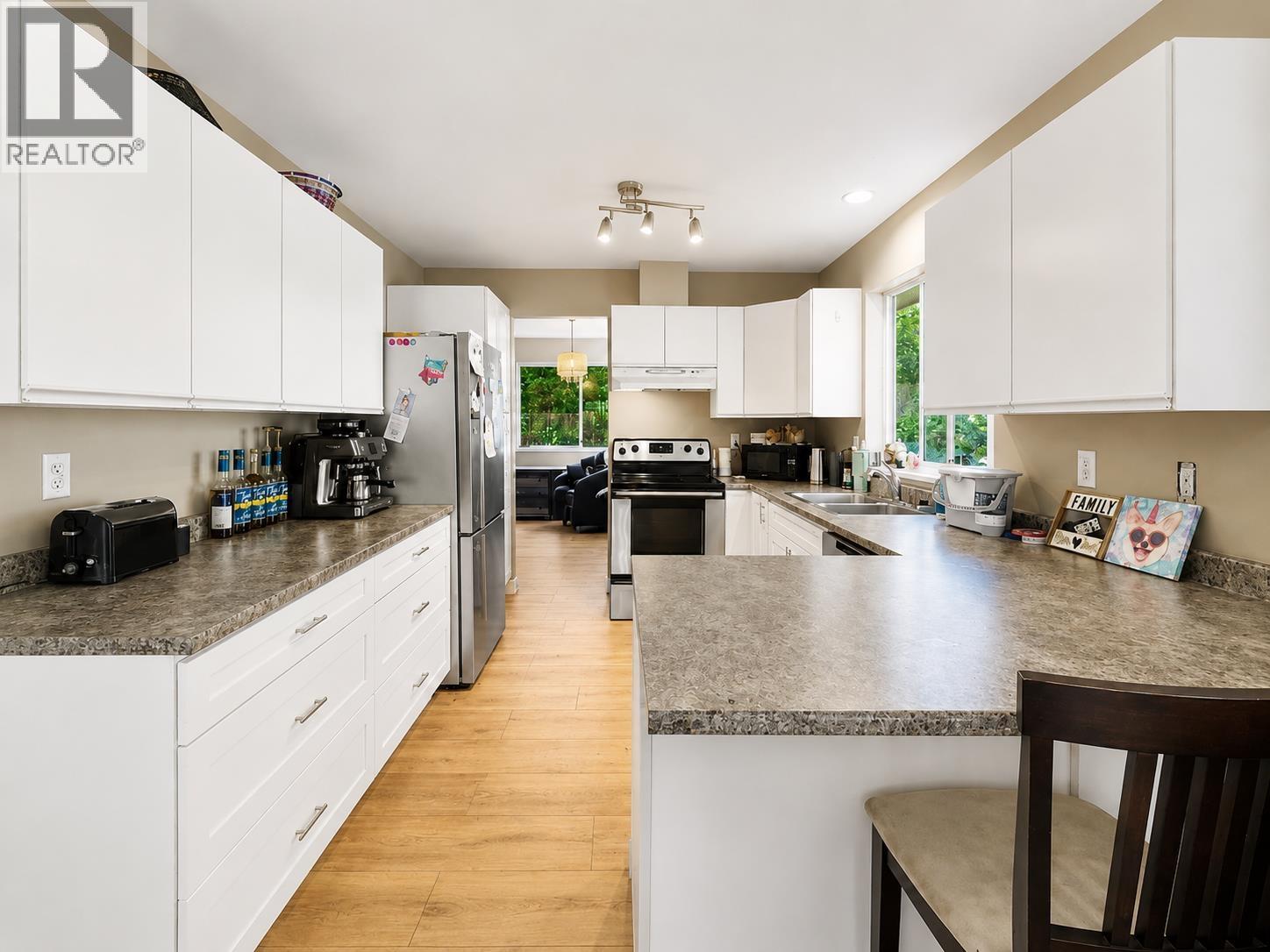 1304 Kearton Road, Gibsons, British Columbia  V0N 1V4 - Photo 14 - R3157971