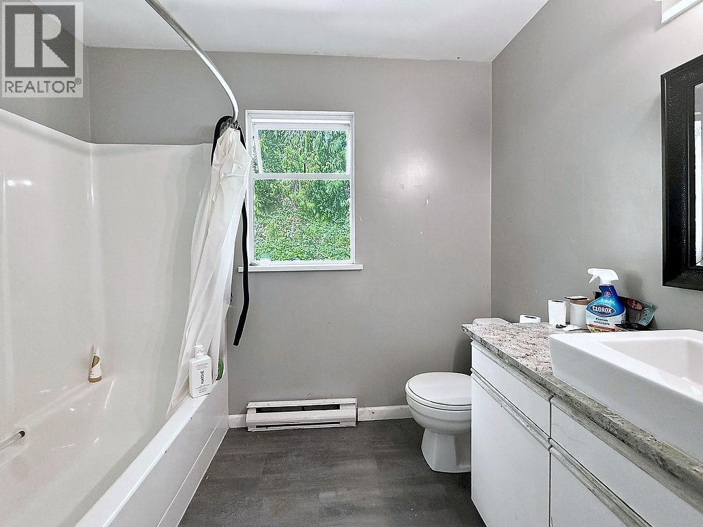 1304 Kearton Road, Gibsons, British Columbia  V0N 1V4 - Photo 24 - R3157971