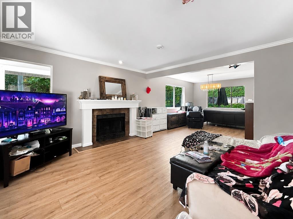 1304 Kearton Road, Gibsons, British Columbia  V0N 1V4 - Photo 6 - R3157971