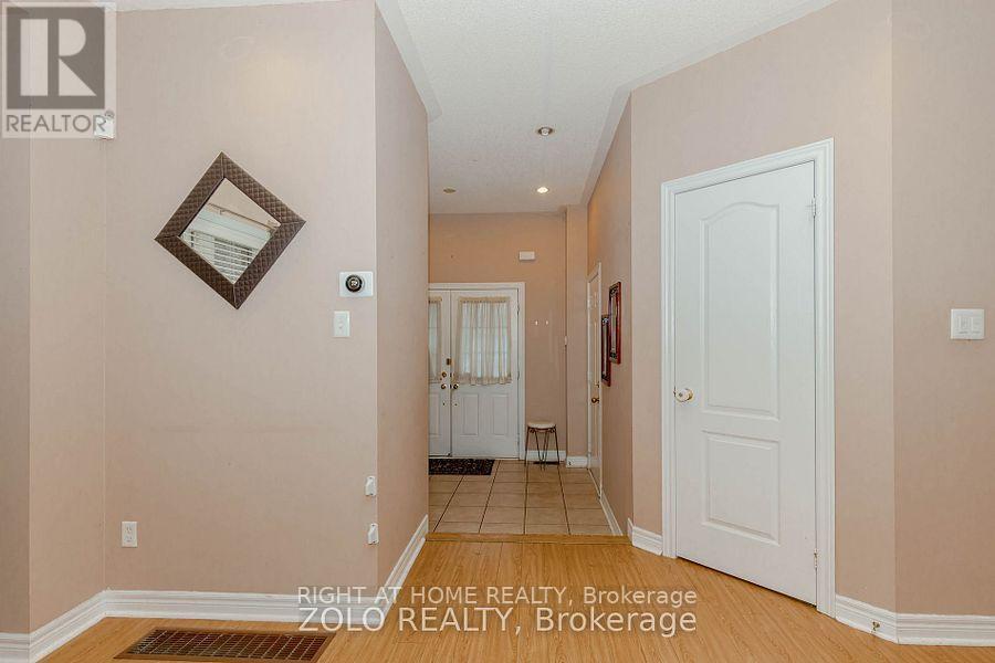30 Tatra Crescent, Brampton, Ontario L6Y 0K6 - Photo 6 - W13702744