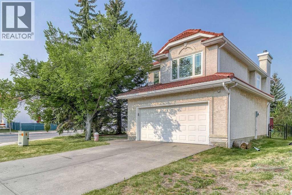 10057 Hamptons Boulevard NW, Calgary, Alberta  T3A 4Y6 - Photo 2 - A2335792