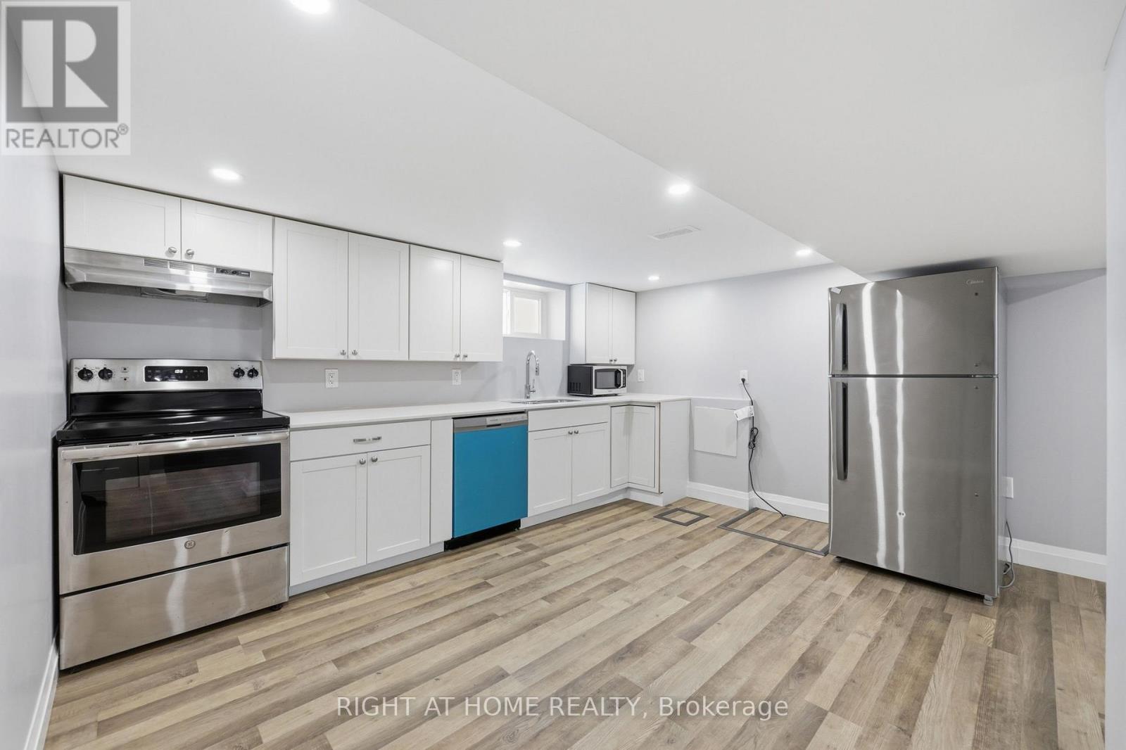 Basement - 38 Martin Road, Hamilton, Ontario L8K 3N1 - Photo 6 - X13702734