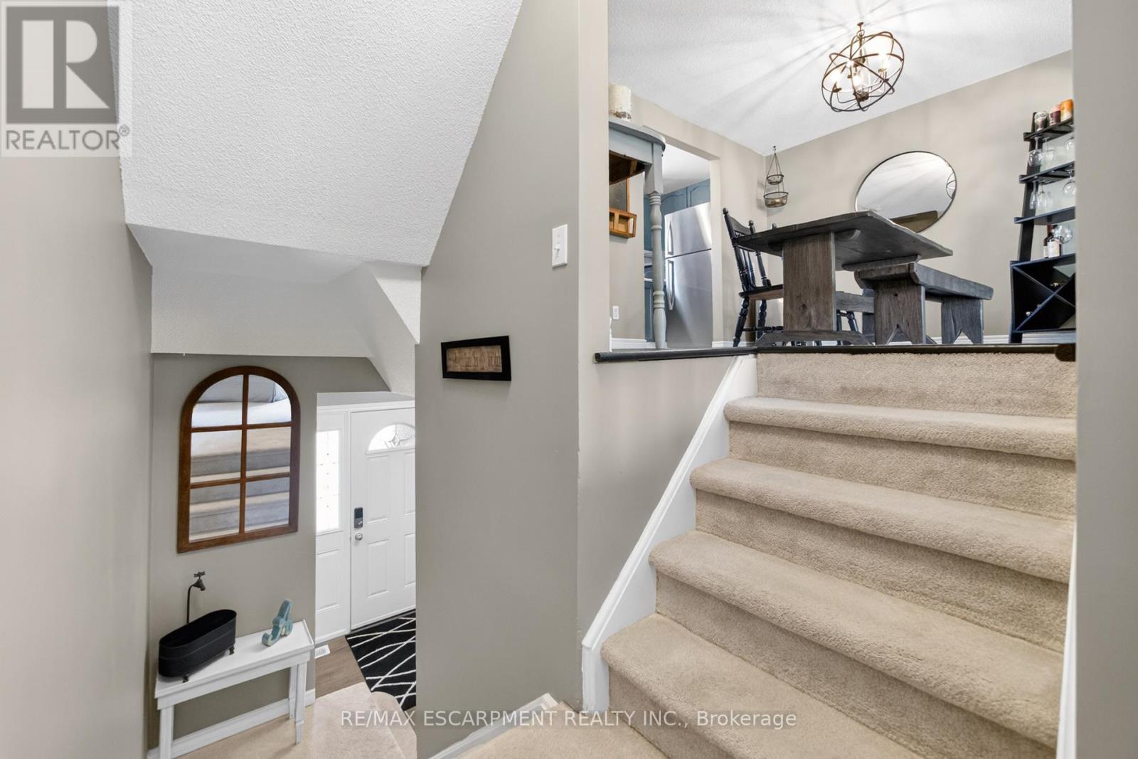 31 - 23 Watsons Lane, Hamilton, Ontario L9H 5G9 - Photo 4 - X13702754