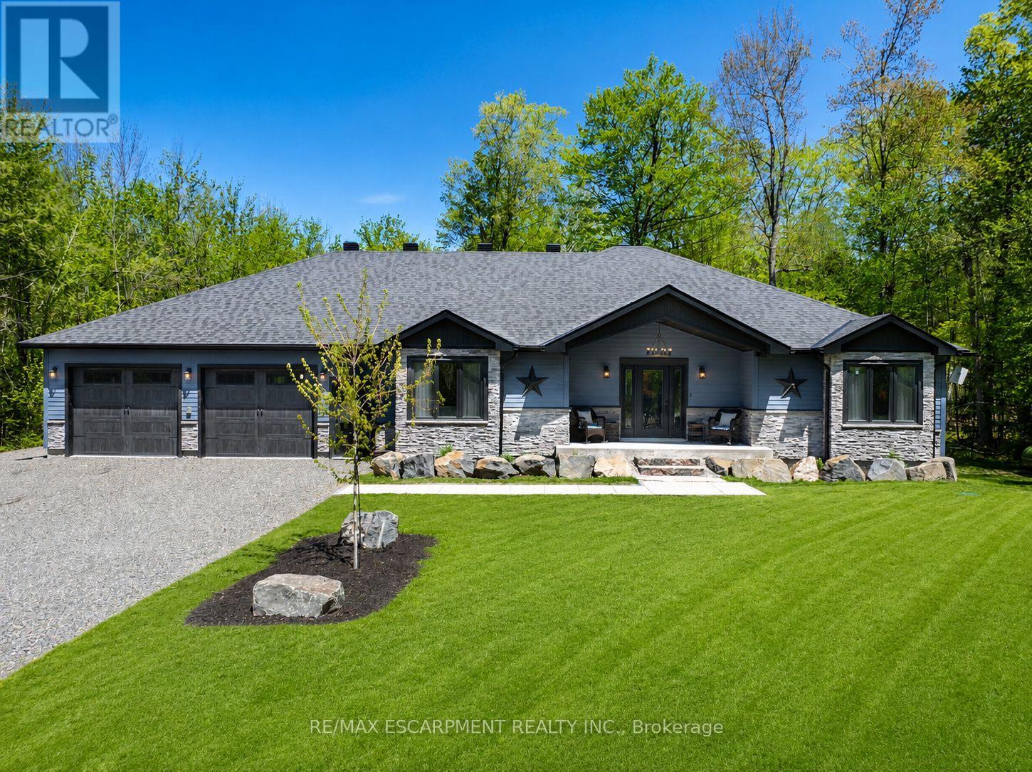 1068 XAVIER STREET, Gravenhurst, Ontario