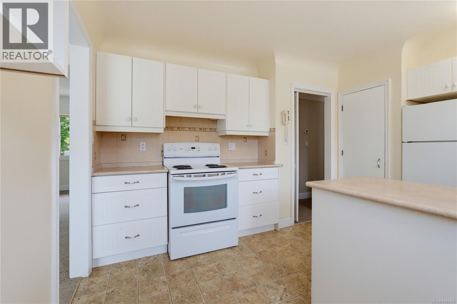3493 Cardiff Pl, Oak Bay, British Columbia  V8P 4Y9 - Photo 12 - 1044356