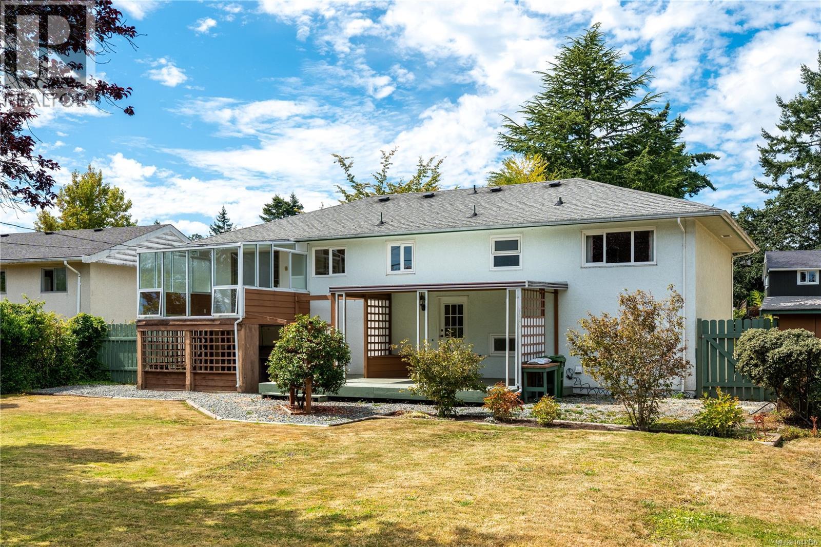 3493 Cardiff Pl, Oak Bay, British Columbia  V8P 4Y9 - Photo 30 - 1044356