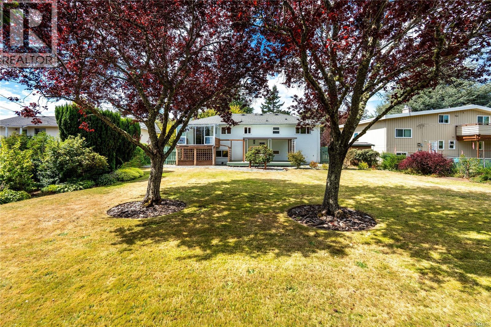 3493 Cardiff Pl, Oak Bay, British Columbia  V8P 4Y9 - Photo 32 - 1044356