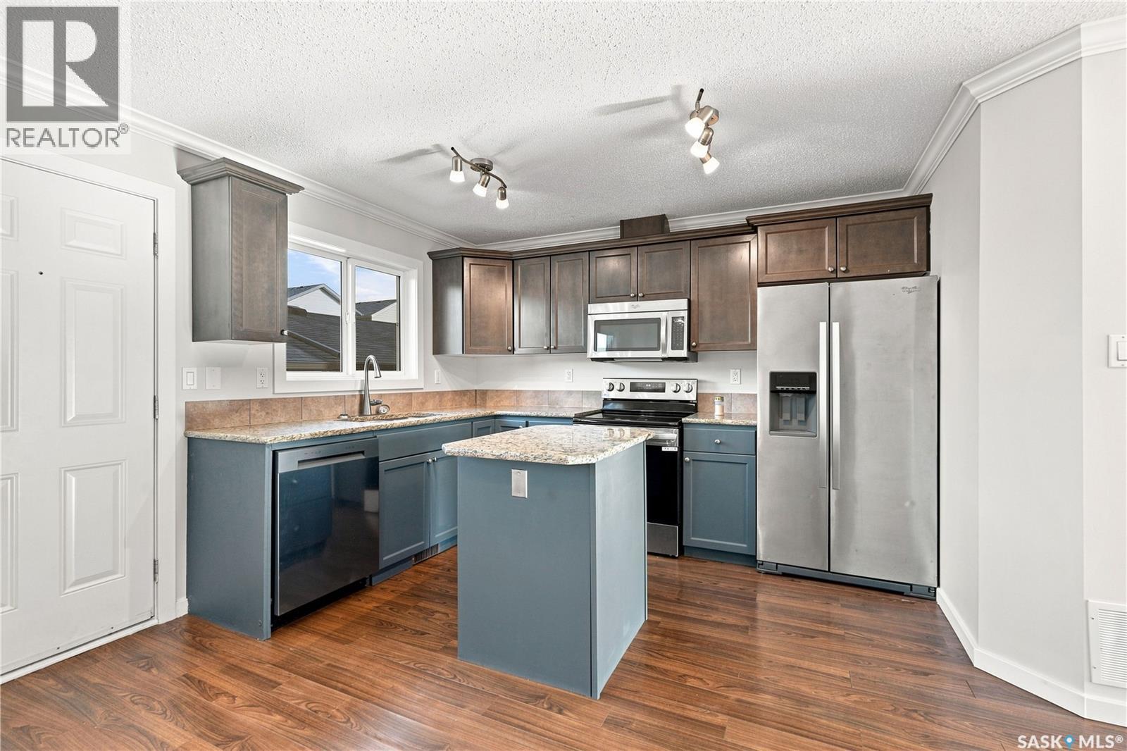 312 810 Hampton Circle, Saskatoon, Saskatchewan  S7R 0K2 - Photo 3 - SK046311