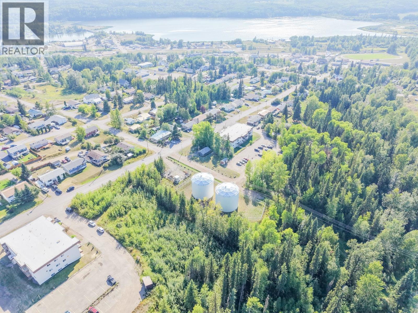 375 5th Avenue, Burns Lake, British Columbia  V0J 1E0 - Photo 3 - R3157216