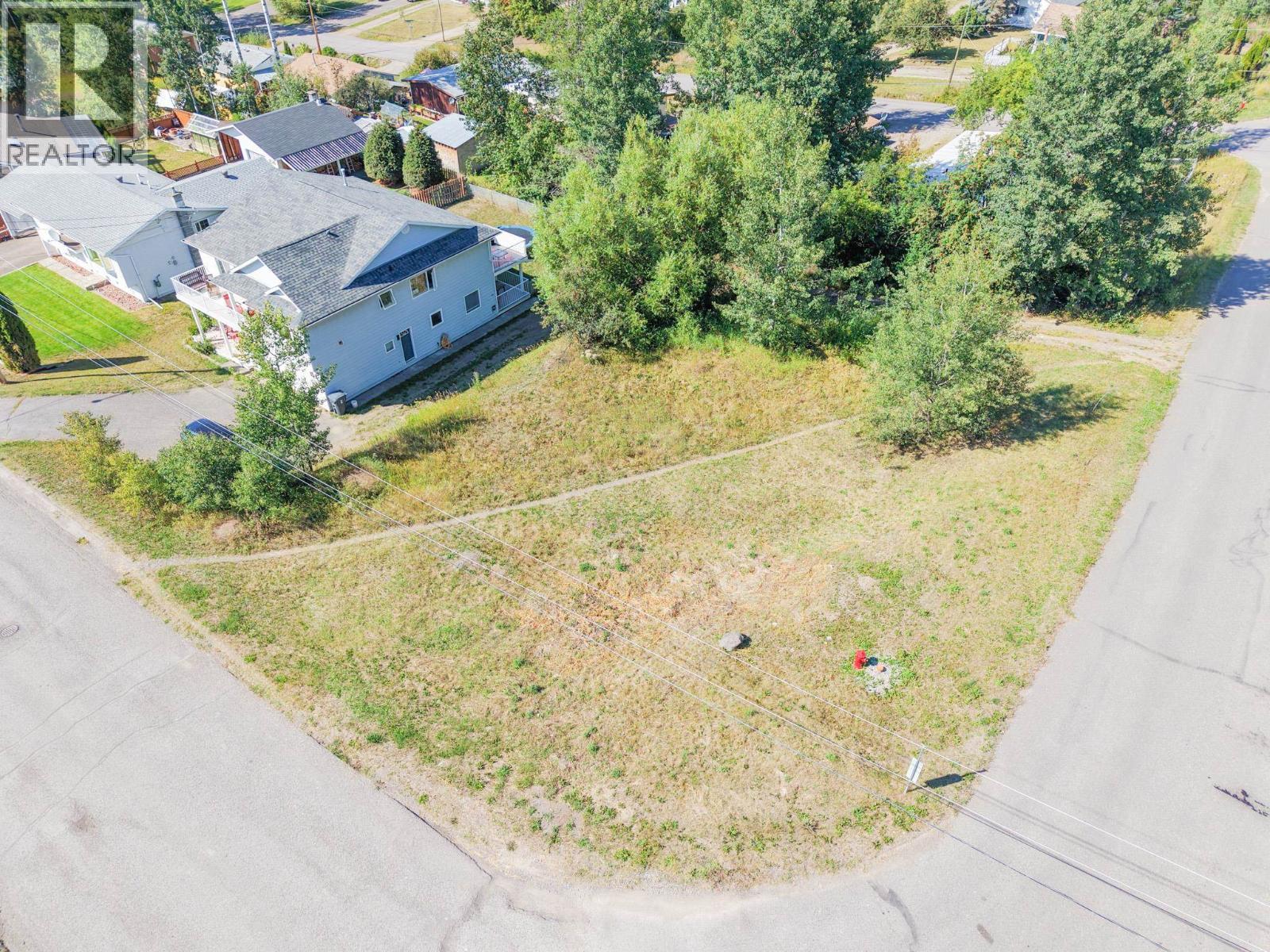 345 Hill Street, Burns Lake, British Columbia  V0J 1E0 - Photo 3 - R3157945