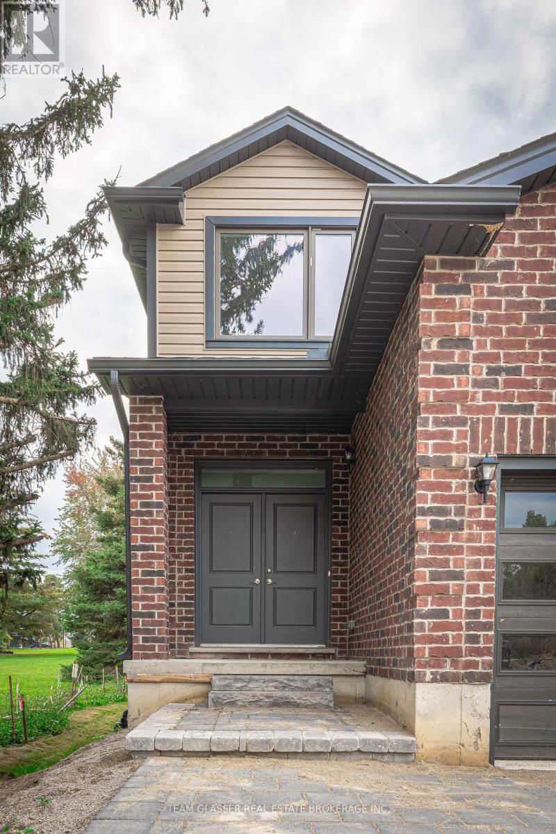 3465 Oriole Circle E, London South, Ontario  N6N 1K6 - Photo 2 - X13702804