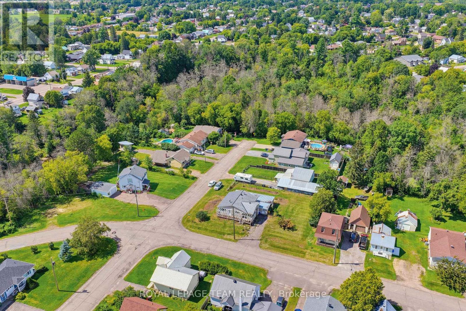 550 Giroux Street, Pembroke, Ontario  K8A 4G5 - Photo 8 - X13702806