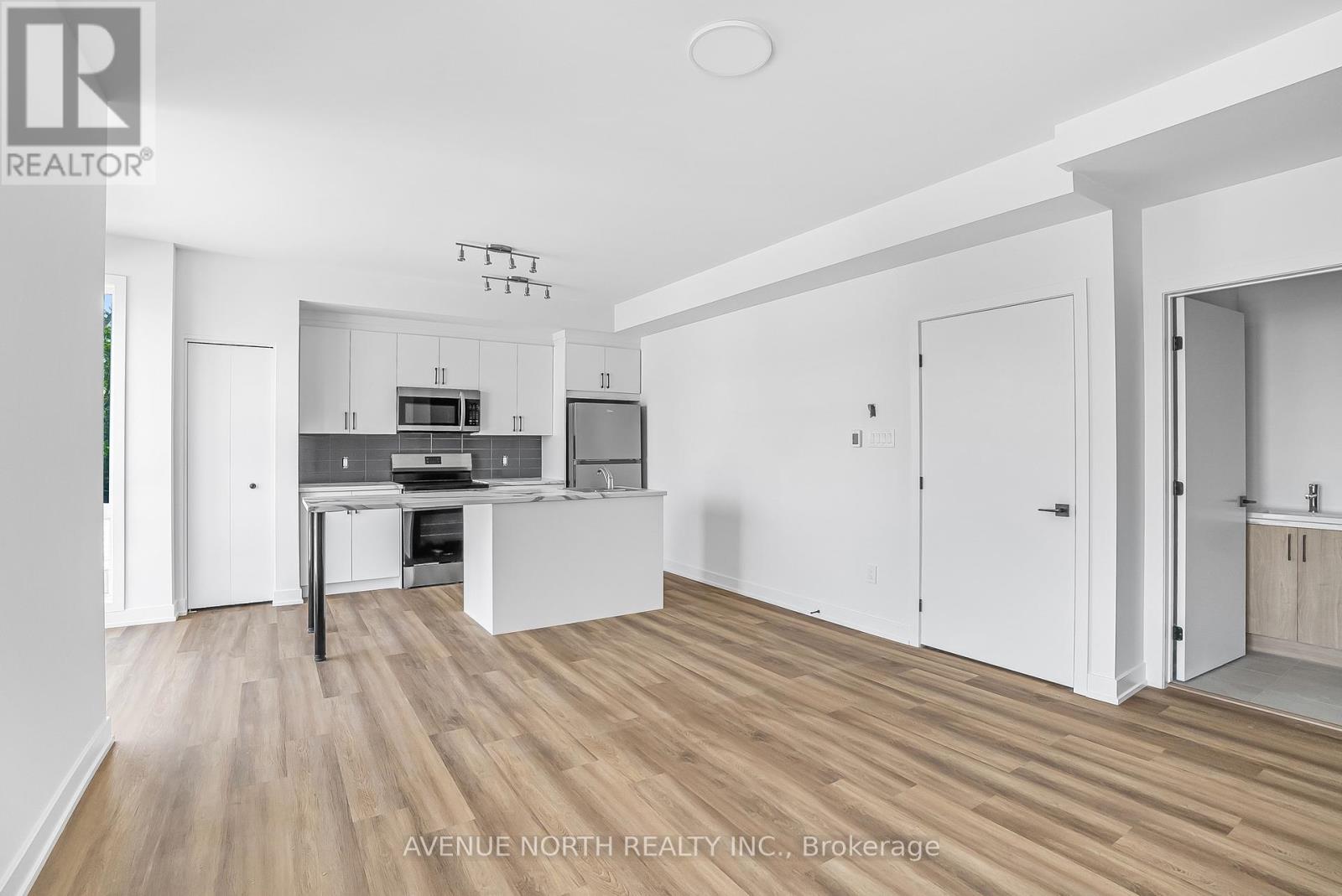 04 - 391 Dieppe Street, Ottawa, Ontario K1L 6V3 - Photo 2 - X13702822