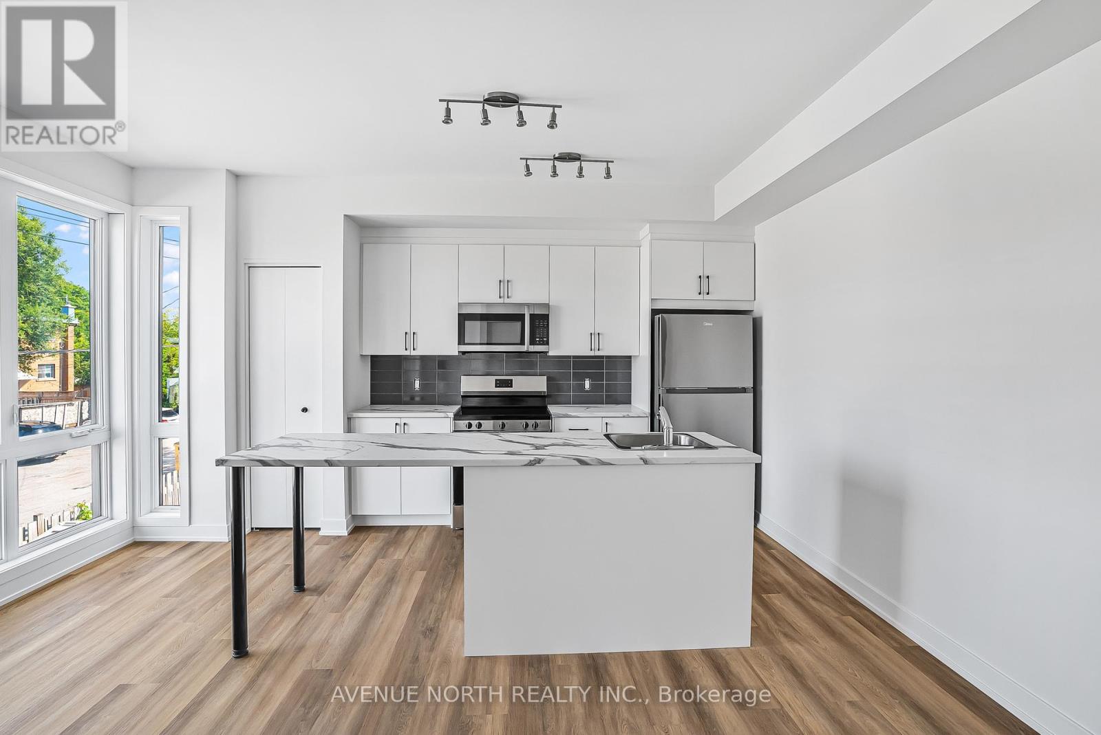 04 - 391 Dieppe Street, Ottawa, Ontario K1L 6V3 - Photo 3 - X13702822