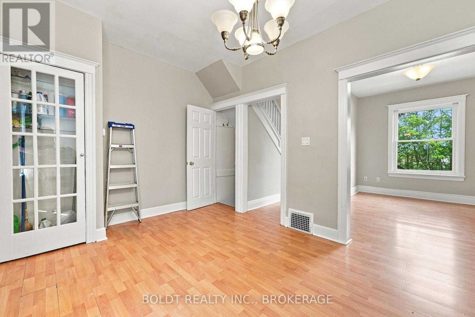 38 Mars Avenue, Hamilton, Ontario  L8L 3V8 - Photo 10 - X13702772