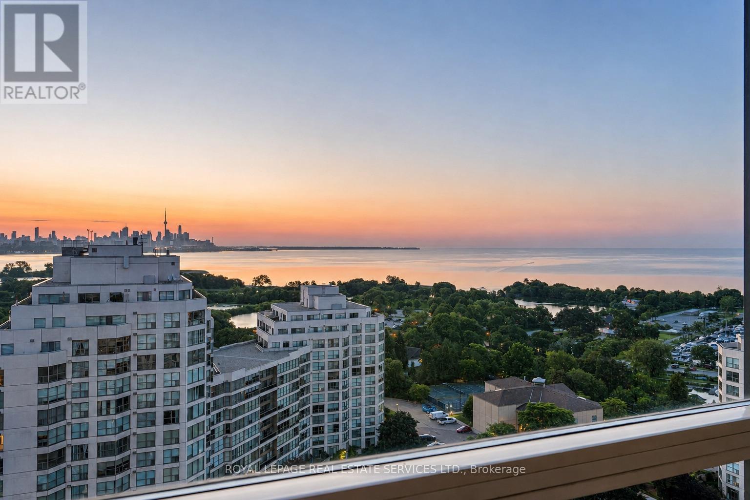2105 - 2269 Lake Shore Boulevard W, Toronto, Ontario M8V 3X6 - Photo 2 - W13687238