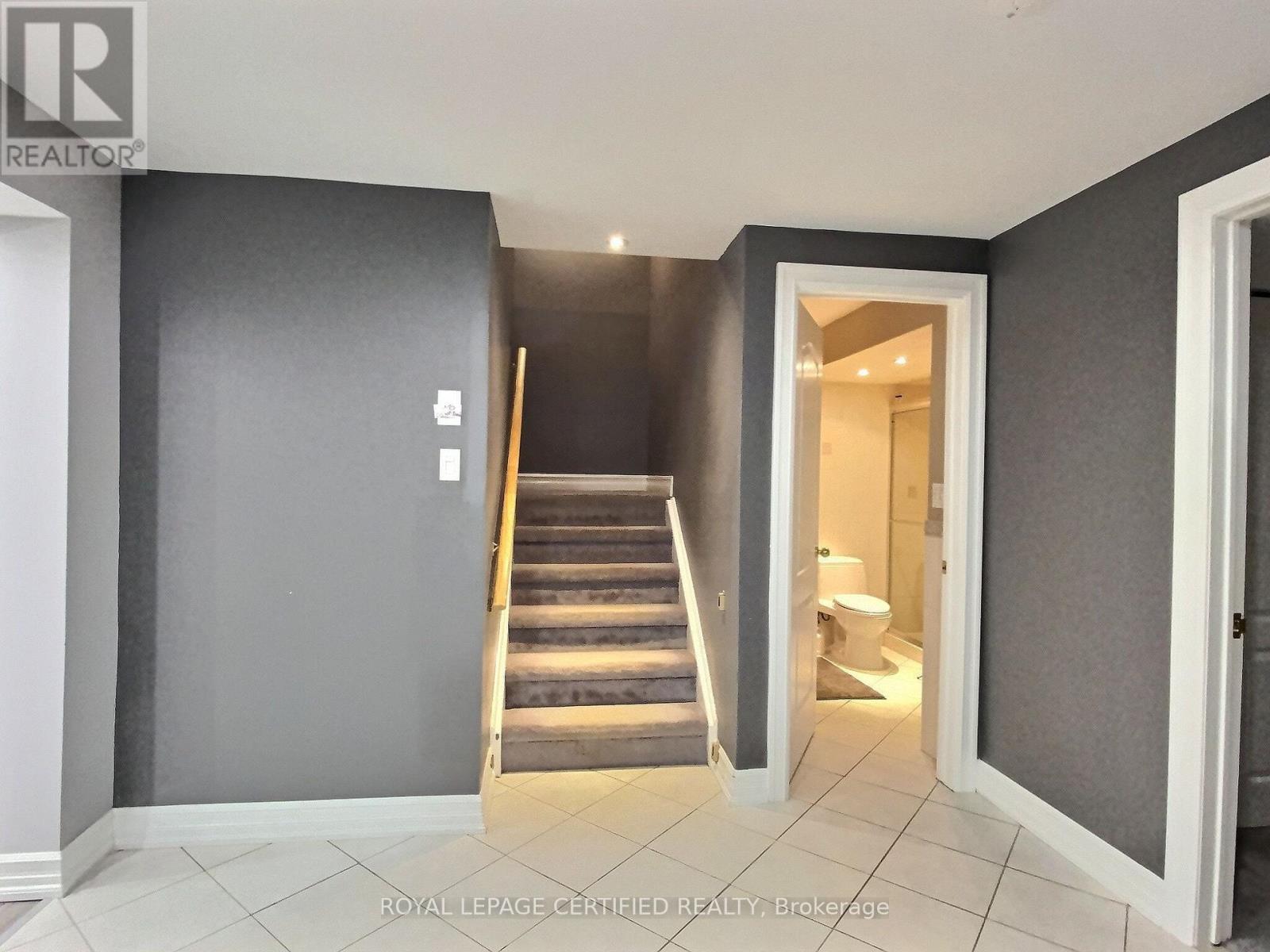 3845 Brinwood Gate W, Mississauga, Ontario  L5M 7H3 - Photo 3 - W13702794