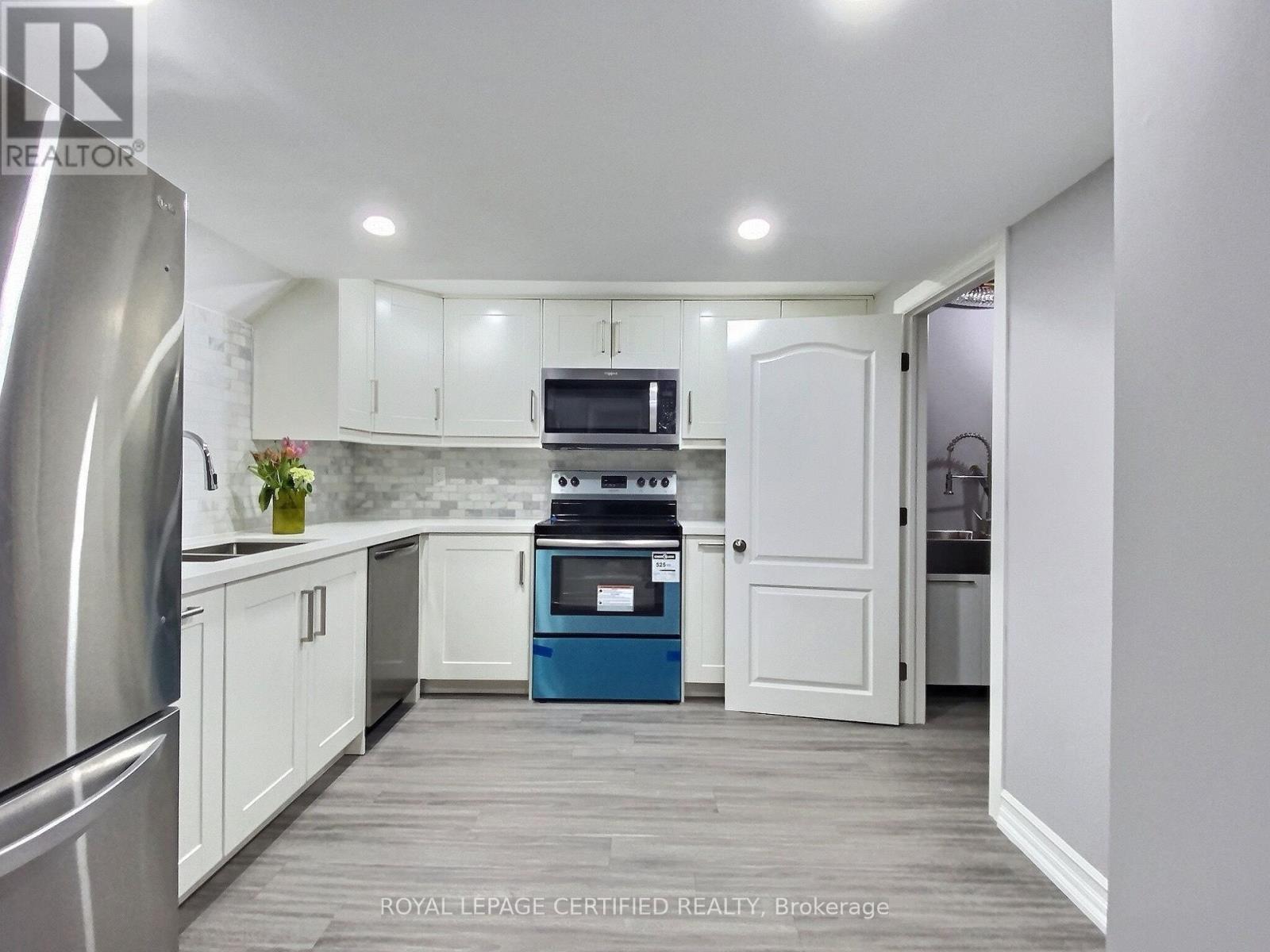 3845 Brinwood Gate W, Mississauga, Ontario  L5M 7H3 - Photo 4 - W13702794