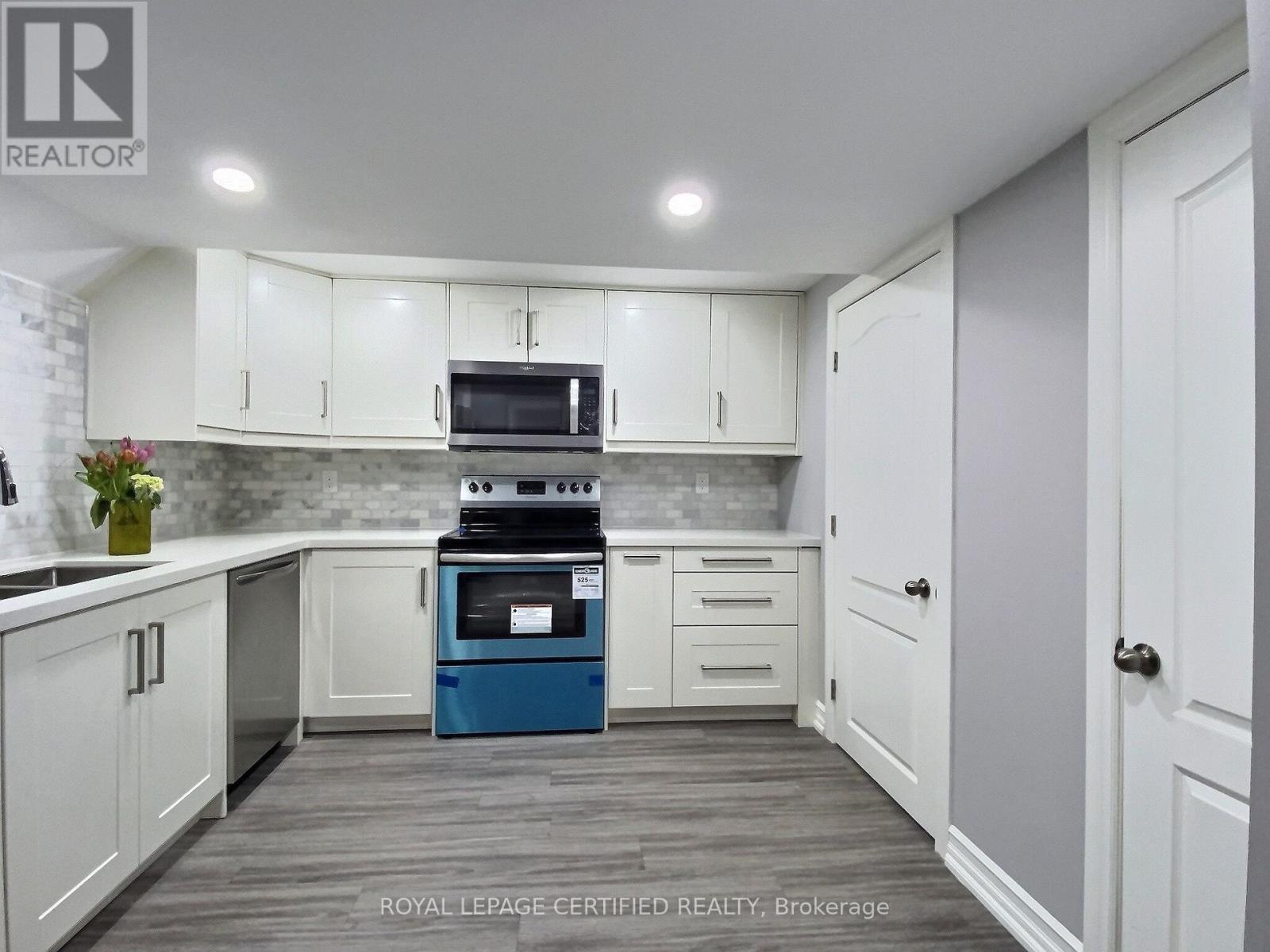 3845 Brinwood Gate W, Mississauga, Ontario  L5M 7H3 - Photo 5 - W13702794