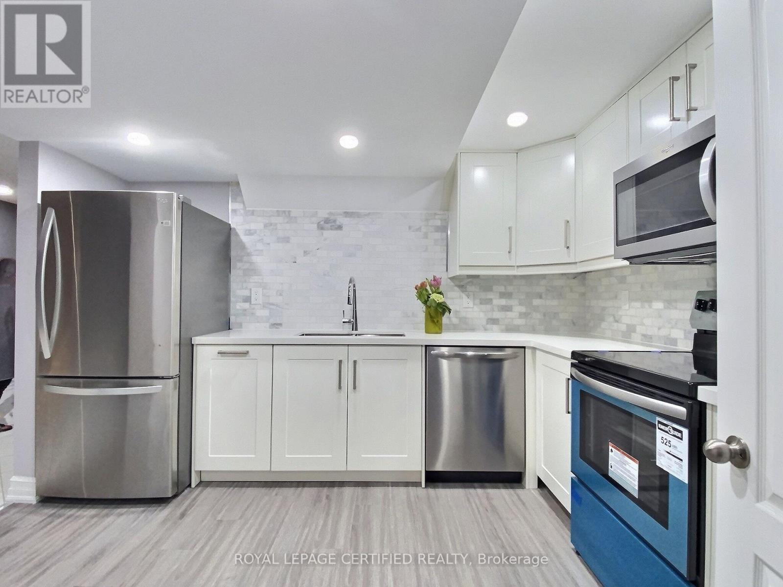 3845 Brinwood Gate W, Mississauga, Ontario  L5M 7H3 - Photo 6 - W13702794