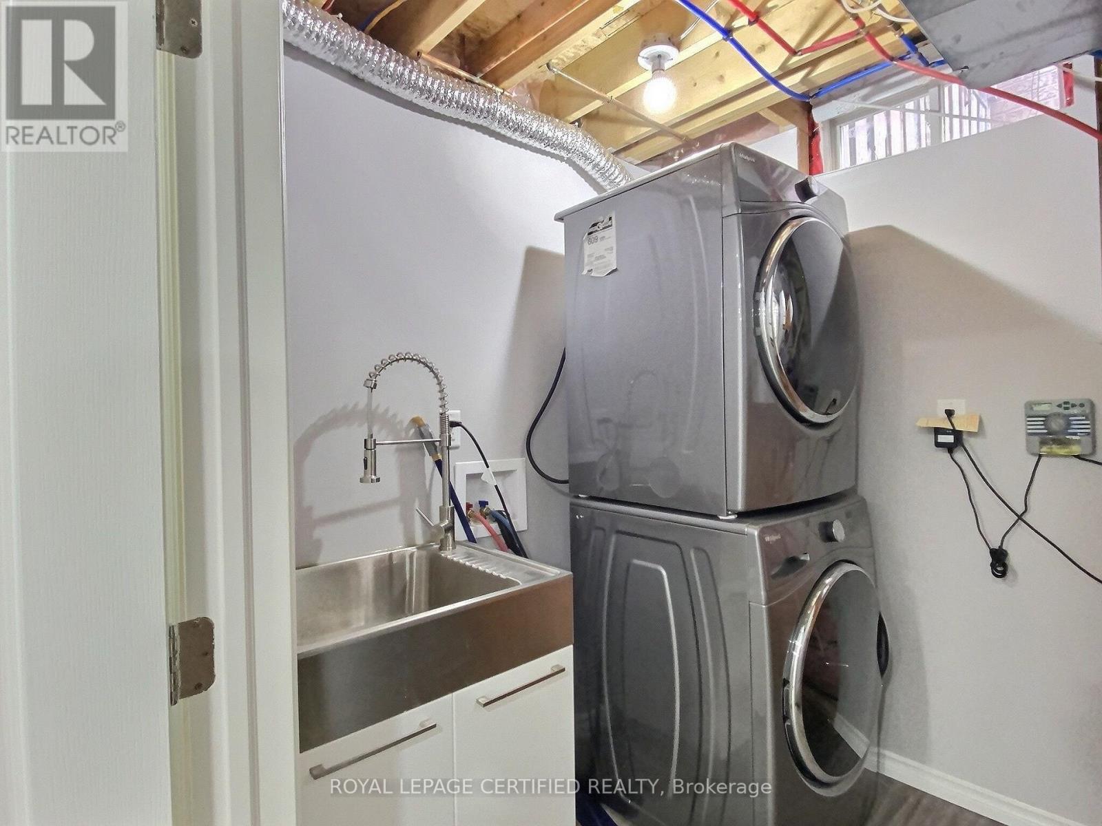 3845 Brinwood Gate W, Mississauga, Ontario  L5M 7H3 - Photo 7 - W13702794