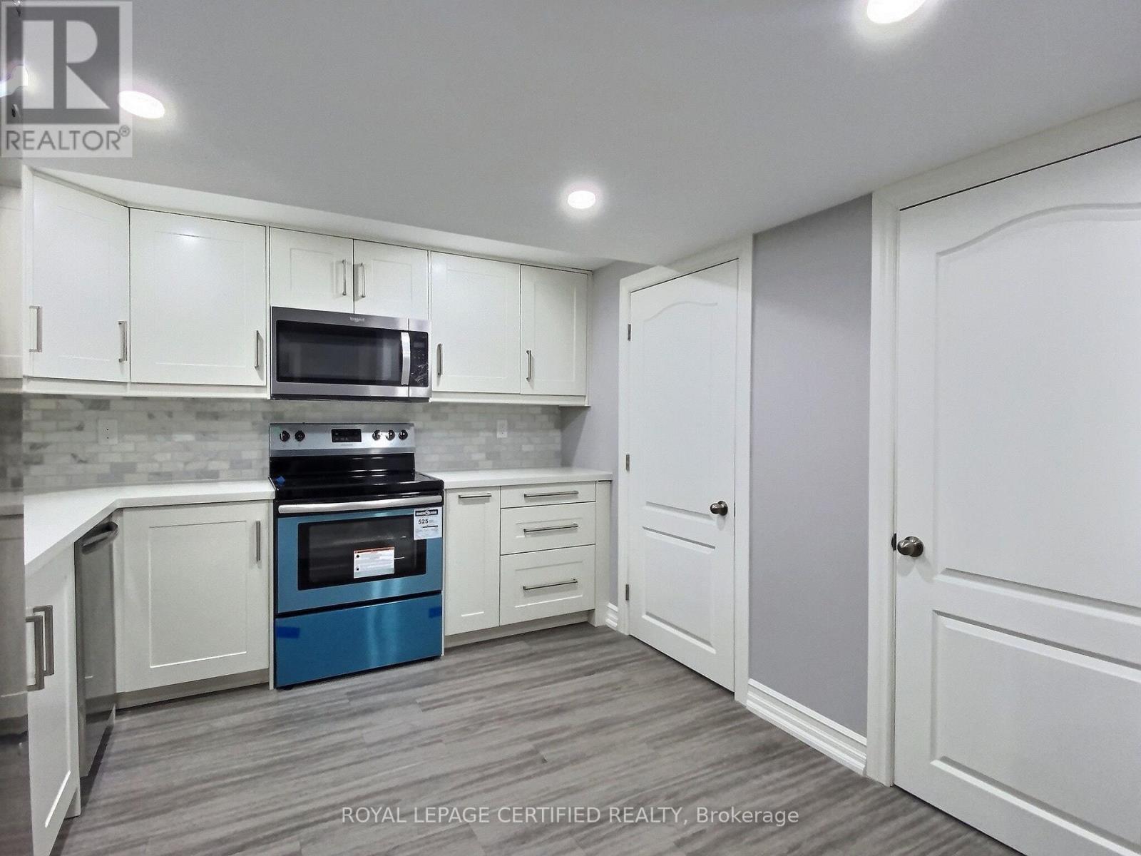 3845 Brinwood Gate W, Mississauga, Ontario  L5M 7H3 - Photo 9 - W13702794